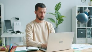 個人事業主がAIを活用するメリットとは？小さな事業こそ使いたい理由